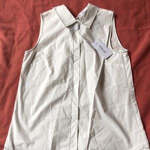 Sleeveless button up back Cotton top